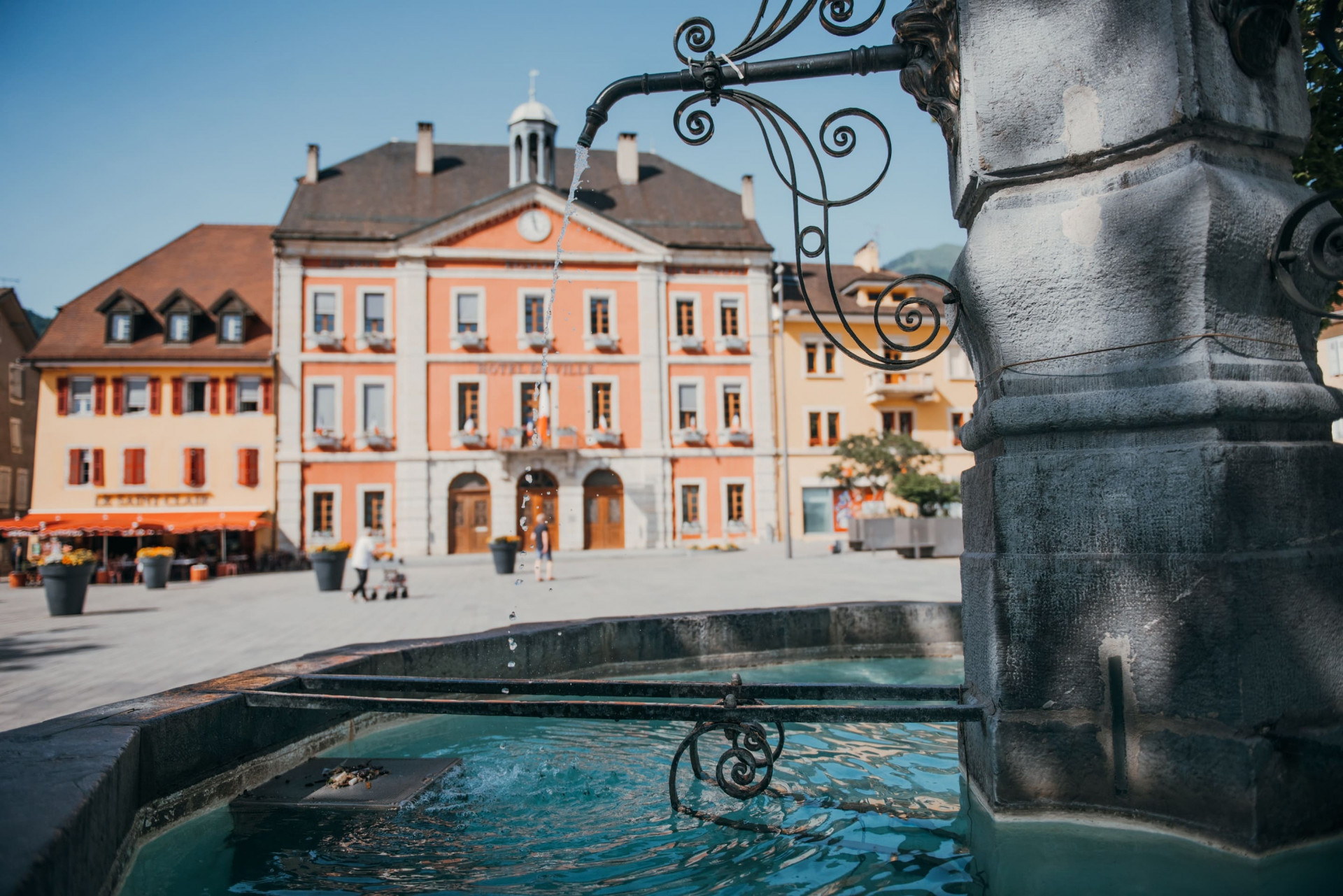 bonneville fontaine et mairie